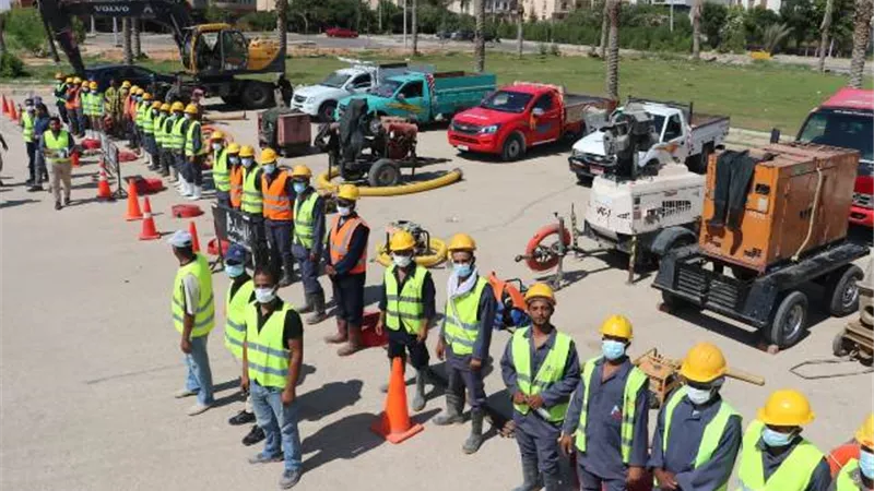 جهاز 6 أكتوبر يطهر شبكات الصرف بالتسليك الميكانيكى لمواجهة تقلبات الشتاء.. بالصور