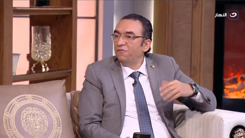 خبير أمن المعلومات يكشف عن حيلة تجنبك مكر الهاكرز ..فيديو