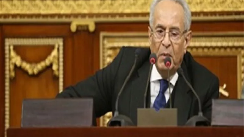 وكيل الشيوخ يفتتح الجلسة العامة لمناقشة مشروع قانون العمل