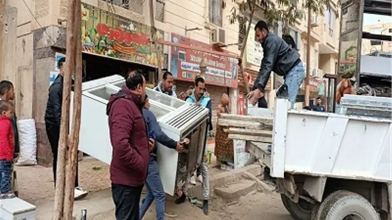 ازالة ١٧٠٠ حالة إشغال ومخالفات من مقاهي ومحال حدائق الاهرام
