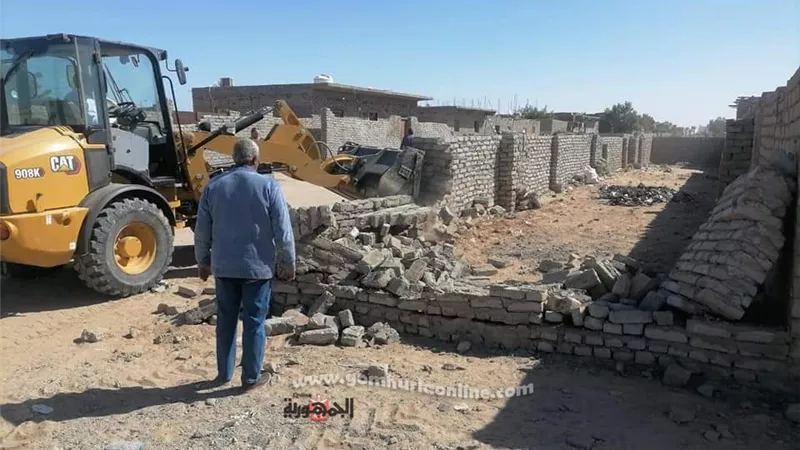 إزالة ٩٥٢.٧٩ م٢ تعدى على أملاك الدولة بمدينة الشلاتين