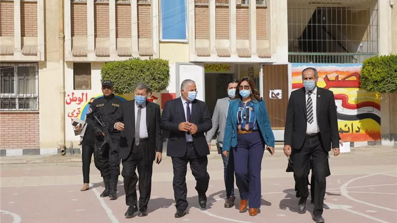 محافظ دمياط تتفقد لجان إمتحانات الشهادة الإعدادية