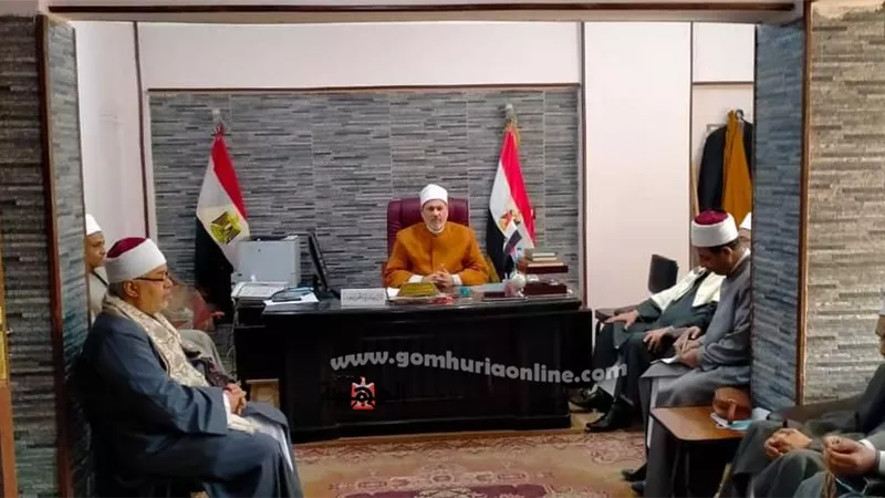 بالصور وكيل وزارة الأوقاف يجتمع مديري الإدارات الفرعية ويشدد على الإلتزام بموضوع وقت خطبة الجمعة