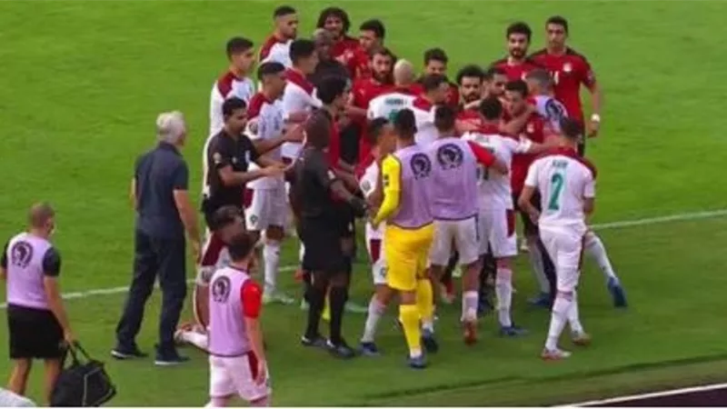 خناقة قوية بين لاعبى منتخب مصر والمغرب.. شاهد