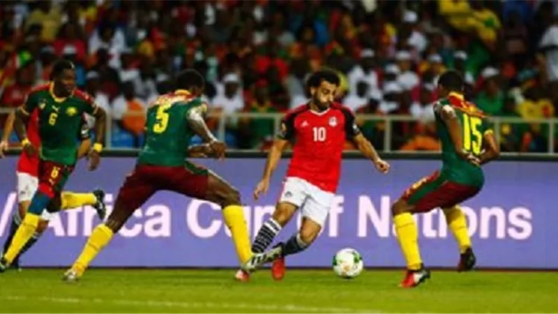 صدمة .. الكاف يقرر إقامة مباراة مصر والكاميرون على ملعب ضحايا الجماهير