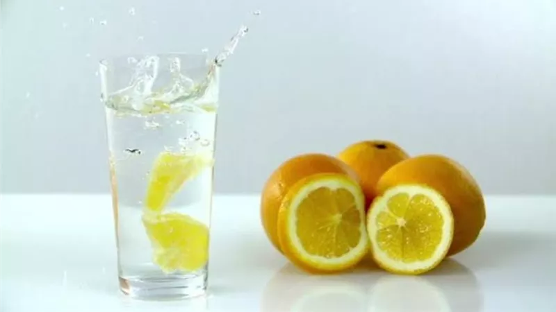 فوائد مذهلة لشرب الماء والعصائر الطبيعية لمرضى كورونا