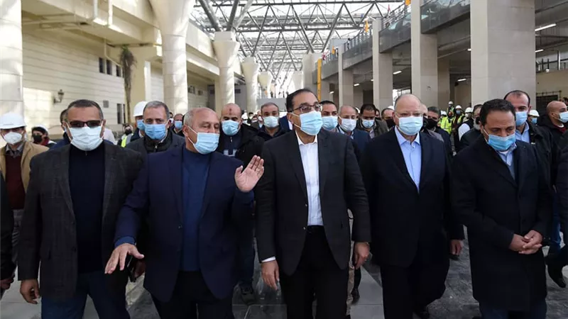 مدبولى: الرئيس وجه بسرعة الانتهاء من مكونات منظومة النقل الجماعي