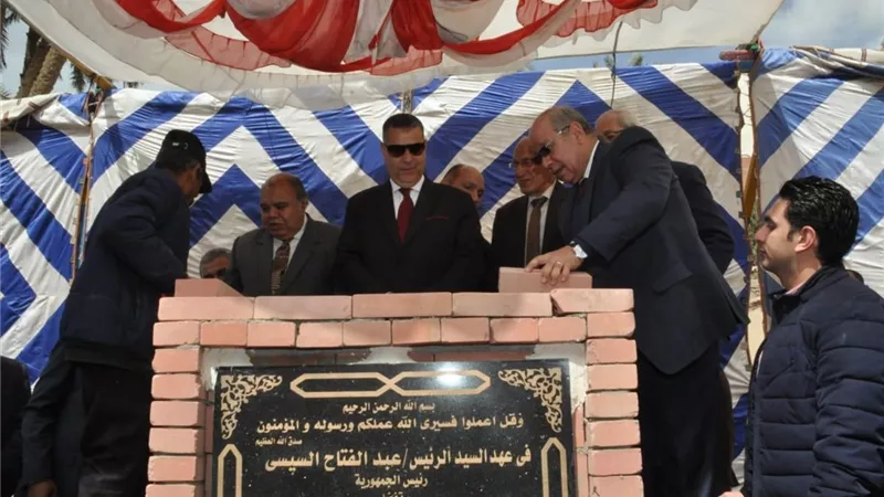 رئيس مجلس الدولة يضع حجر الأساس لفرع محافظة بني سويف.. صور