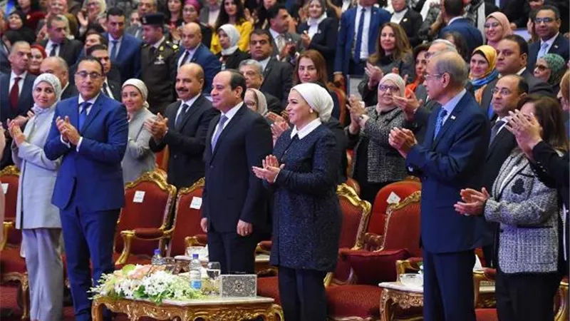 سبع هدايا للرئيس في سبت المفاجات.. فيديو
