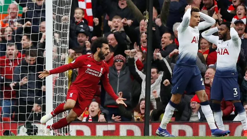 شاهد ابتسامة محمد صلاح عقب صناعة هدف الفوز على توتنهام