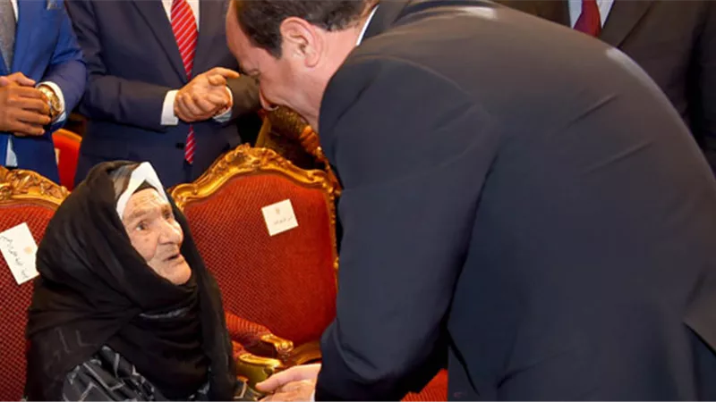 فيديو.. الجمهورية أون لاين تلتقي الحاجة فهيمة أكبر معمرة في الشرقية بعد تكريمها من الرئيس.. وتكشف تفاصيل اللقاء