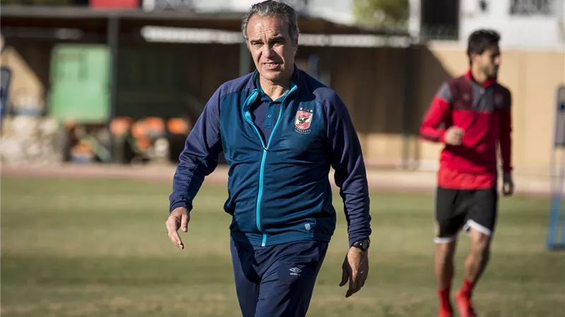 لاسارتى يثير غضب ثلاثى الاهلى