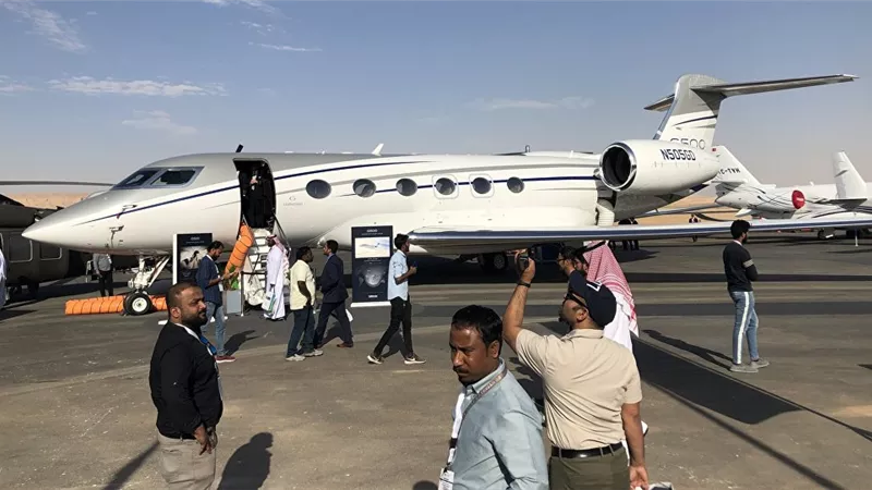 الجزائر تمنع إقلاع وهبوط الطائرت الخاصة لمدة شهر