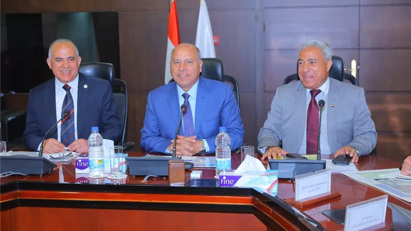 وزير النقل : محور بديل لكوبري خزان أسوان