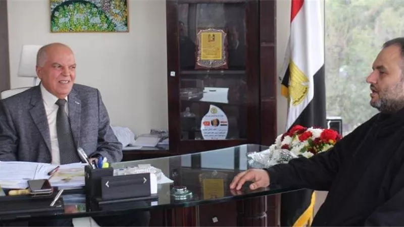 الزناتي يلتقي مجموعة من شباب نشطاء المعلمين.. 