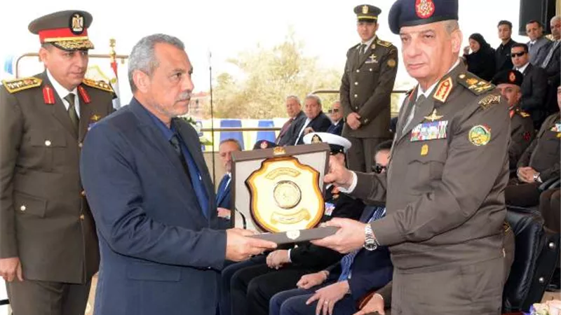 وزير الدفاع يشهد حفل تخرج الدفعة 155 من كلية الضباط الإحتياط