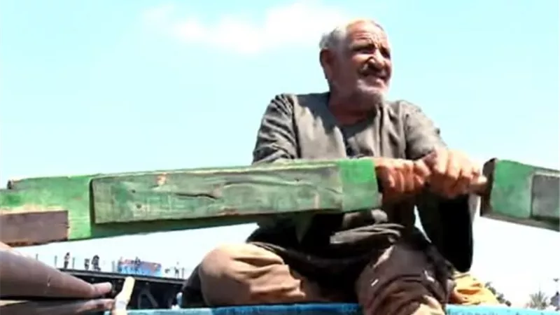 شاهد.. صياد مصري يكشف ما هي أسباب تغير مهنة الصيد