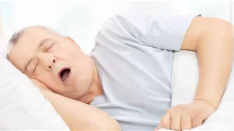 أسباب انقطاع النفس أثناء النوم.. وأضراره على القلب