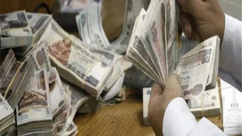 الحكومة تعلن موعد تطبيق زيادات الأجور والمعاشات