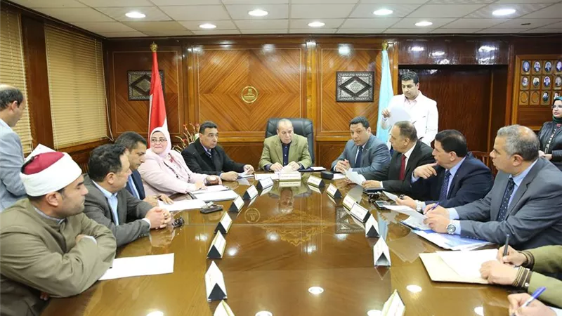 محافظ كفرالشيخ يكلف بحصر وإعادة توزيع الزائرات الصحيات بالمدارس والمعاهد الأزهرية