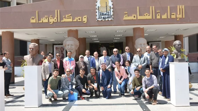 افتتاح المعرض الفني والثقافي بجامعة أسيوط
