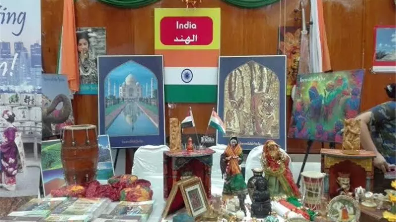 القرية الفرعونية تنظم معرضاً ثقافياً بمشاركة 20 سفارة ..11 أبريل