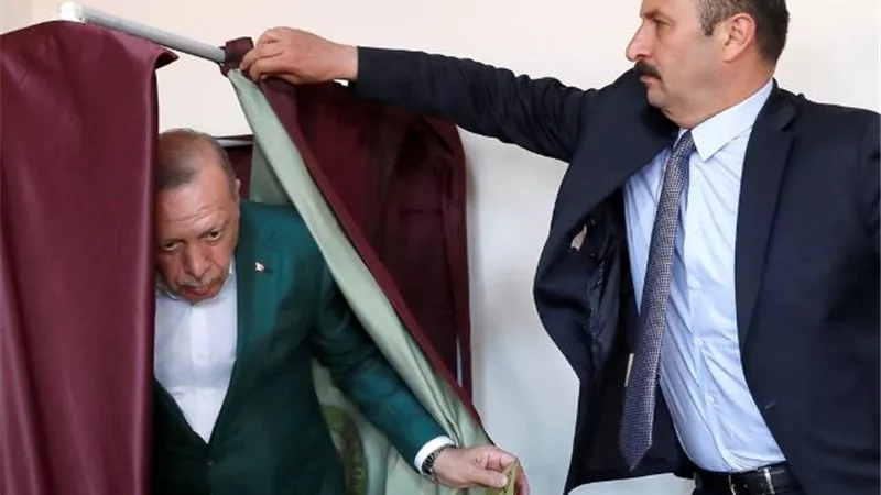 واشنطن بوست: نتائج الانتخابات بدت وكأنها توبيخا لـ