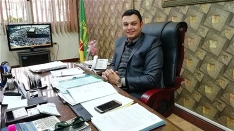 البدء فى رفع المخلفات المتراكمة على محاور الطرق ومناطق الخدمات بمدينة 6 أكتوبر