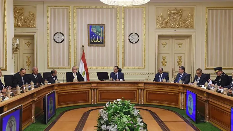 رئيس الوزراء يُتابع تنفيذ التكليفات الرئاسية بشأن تصنيع السيارات الكهربائية