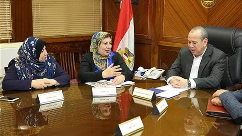 محافظ كفرالشيخ يناقش خطة توزيع البطاطين علي دور الأيتام في الاحتفال بيوم اليتيم