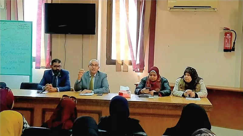باهى يترأس إجتماع إدارة المدارس الرسمية والمتميزة للغات