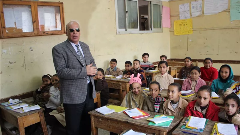 استبعاد مدير مدرسة 