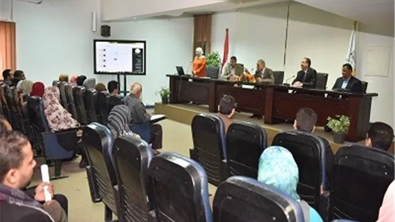 محافظ أسيوط يشهد تدريب العاملين على برنامج الذاكرة المؤسسية لميكنة الإدارات