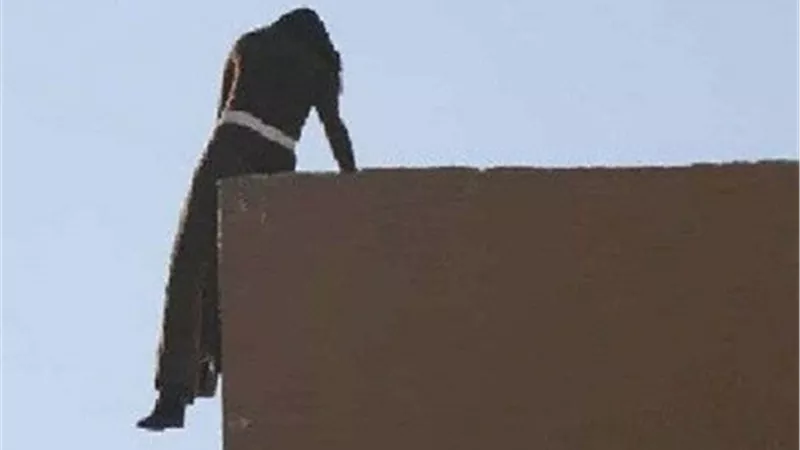 عاملة تلقي بنفسها من الطابق الرابع بشبرا الخيمة