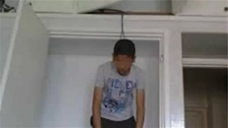 انتحار طالب اعدادى بكفر الشيخ لسبب صادم