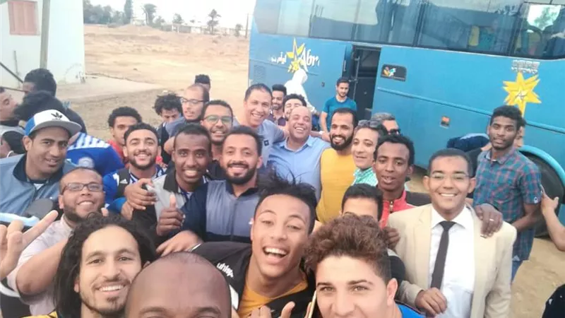 جماهير أسوان تحتفل بعودة فريقها للممتاز