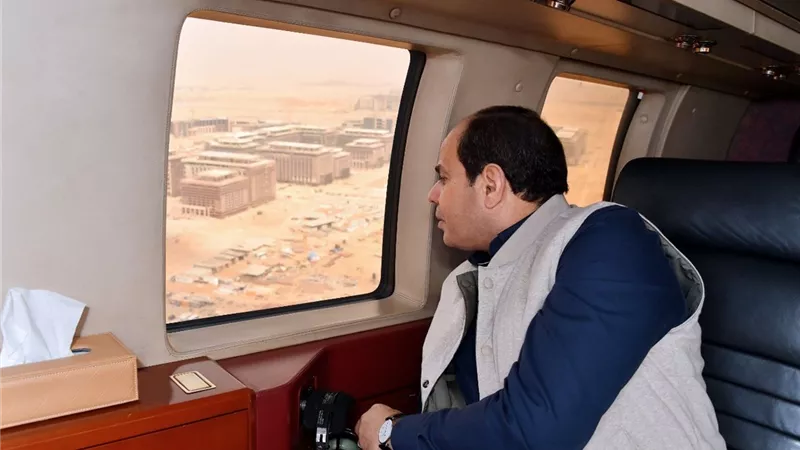 السيسي يتفقد عددًا من المشروعات الإنشائية بالعاصمة الإدارية الجديدة