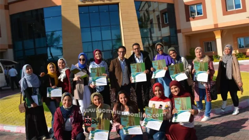 تكريم أساتذة وطلبة كلية الفنون الجميلة بمستشفى شفاء الأورمان لعلاج الأورام بالأقصر