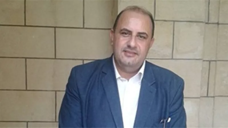 برلمانى يقترح الاكتفاء بسيارة واحدة للوزراء والمحافظين ويشيد بما فعله