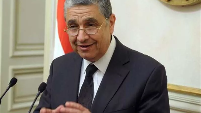 شاكر: التابلت لضبط قراءات عدادات الكهرباء لاول مرة