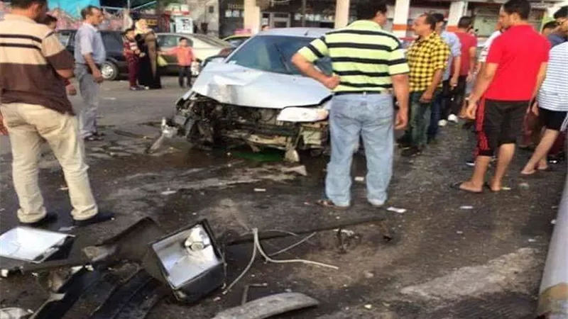 اصابة ٣ فى تصادم سياره بعمود اناره ببنى سويف