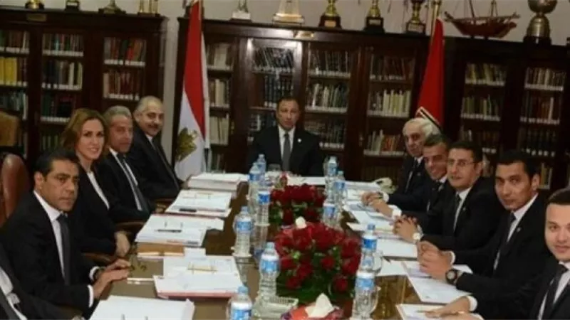 الاهلى يحسم مصير مديره الفنى لاسارتى