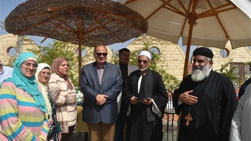 محافظ الفيوم يشهد الاحتفال بيوم اليتيم بدير الأنبا إبرام بالعزب