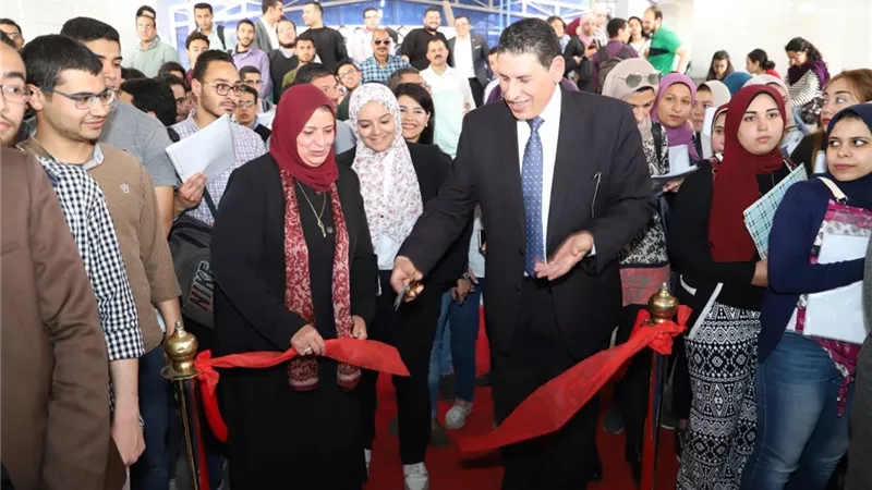 افتتاح ملتقي التوظيف الثاني عشر لصيدلة عين شمس
