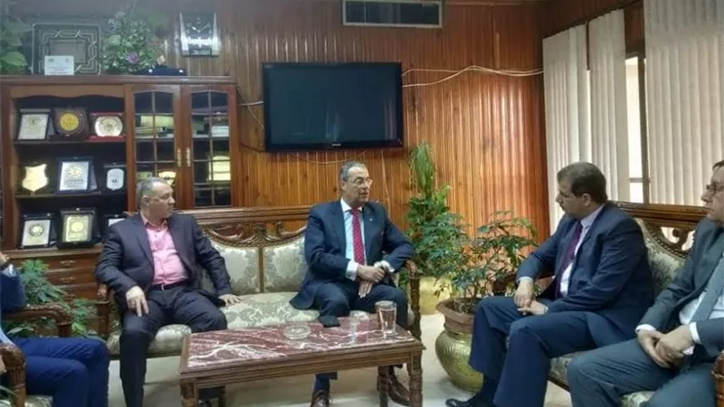 سكرتير عام أسيوط يلتقى المجلسي القومى لحقوق الانسان للحلول بعض المشكلات يتعرض لها الاطباء وهيئات التمريض بالمستشفيات
