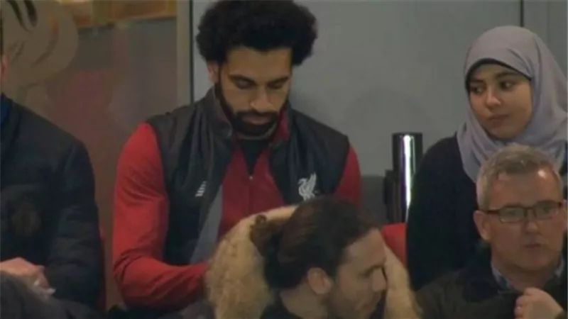 كيف تهرب من تجسس زوجتك على هاتفك المحمول .. محمد صلاح يشرح الطريقة على انستجرام