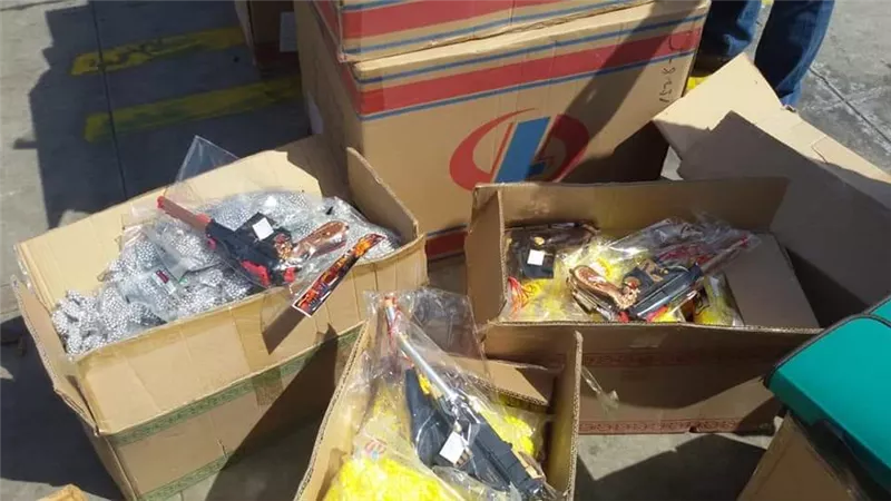 إحباط محاولة تهريب كمية من مسدسات الخرز وطلقاتها