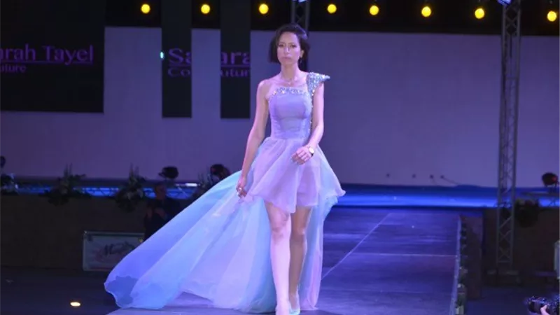 بالصور .. تكريم سارة طايل فى Middle East Fashion Festival بالغردقة