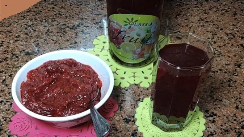 شربات الفراوله لرمضان صحى وبدون مواد حافظه بالفيديو