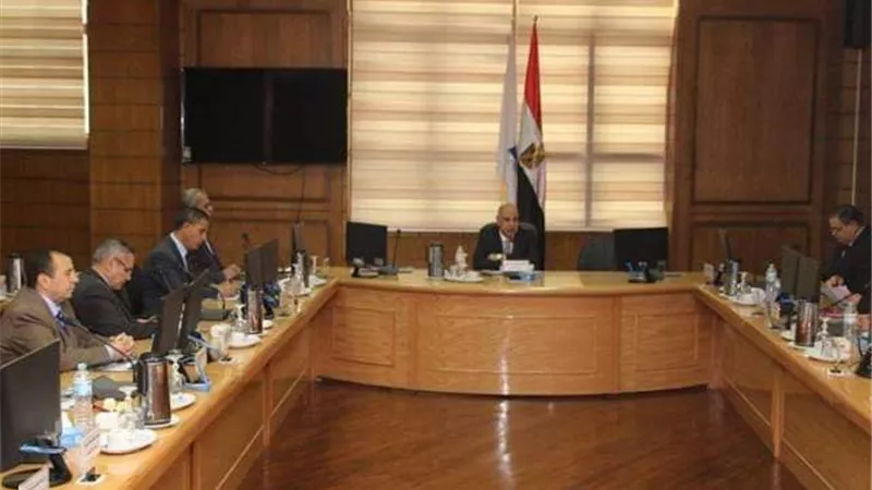 عمداء جامعة كفر الشيخ يناقش تكليفات رئيس الجمهورية بتغيير ثقافة التعليم